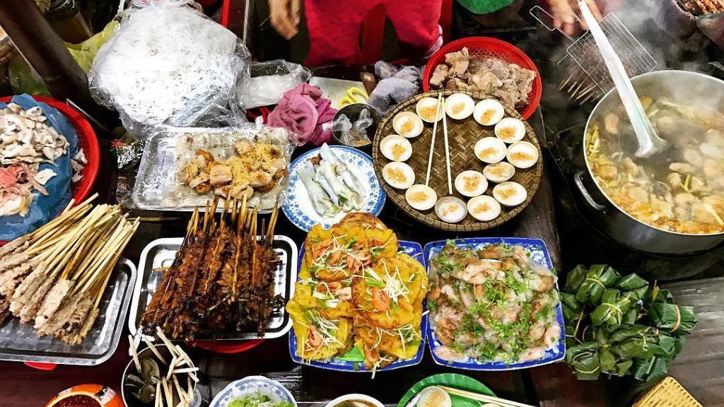 Thưởng thức ẩm thực Huế