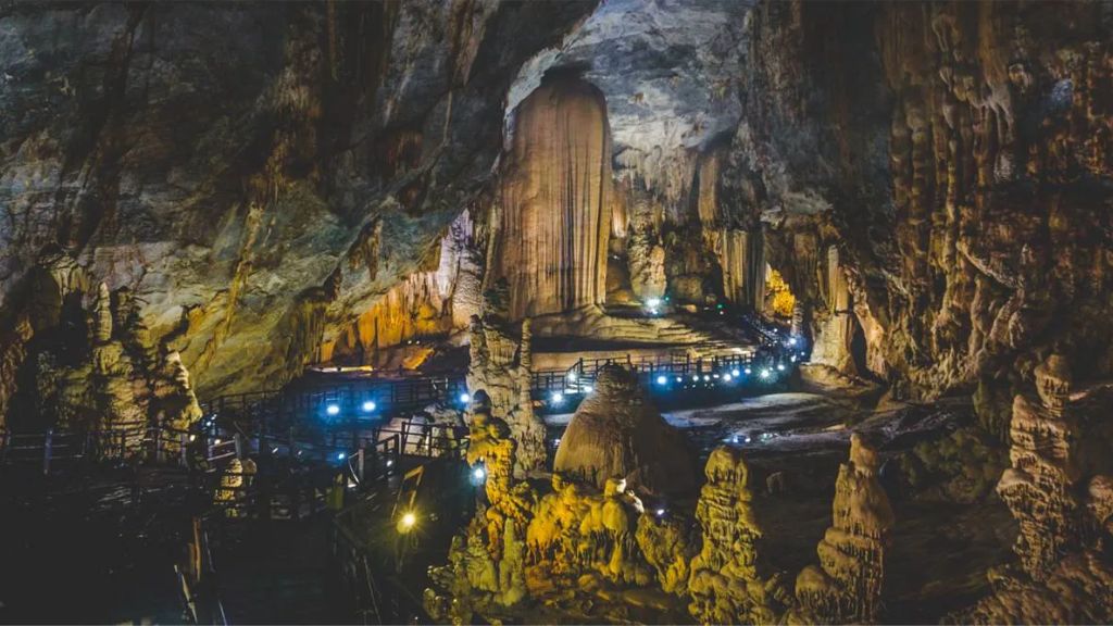 Mãn nhãn với những khối thạch nhũ lớn nhỏ