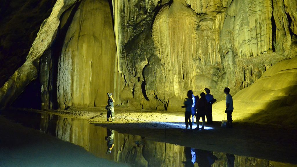 Chiêm ngưỡng những bức tranh thạch nhũ mãn nhãn
