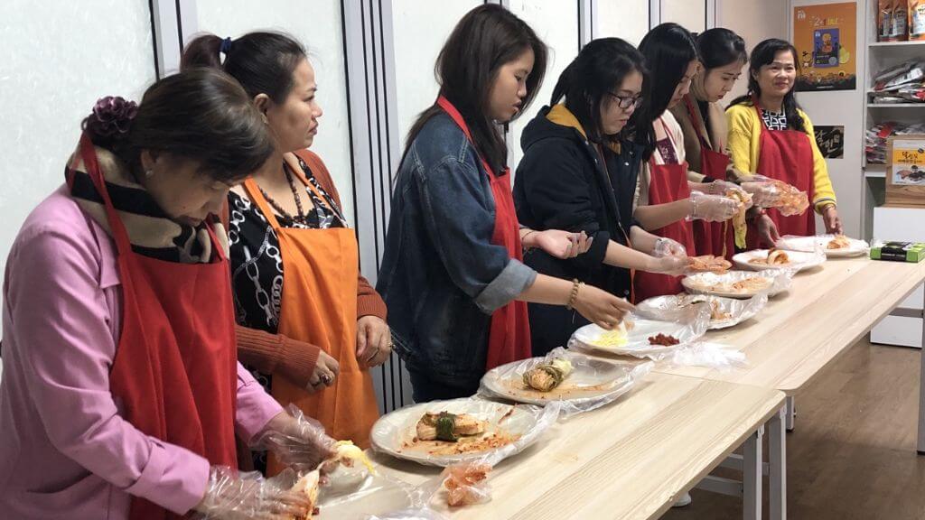 Trải nghiệm làm kim chi Hàn Quốc