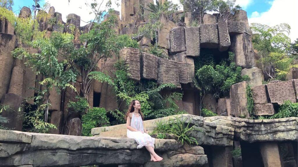 Check in tại làng cà phê Trung Nguyên trong tour Tây Nguyên