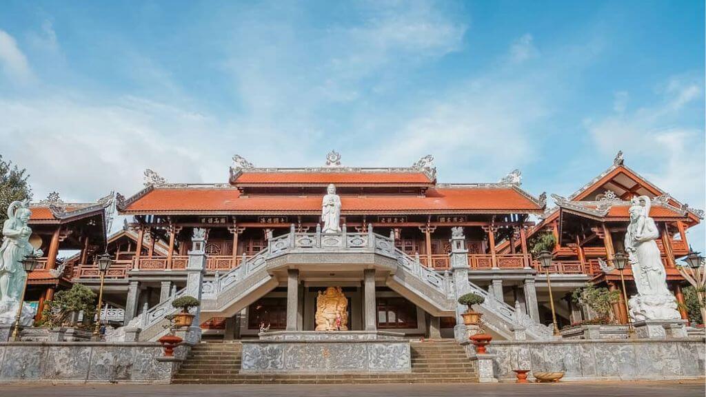 Đặt tour Tây Nguyên chiêm bái chùa Sắc Tứ Khải Đoan