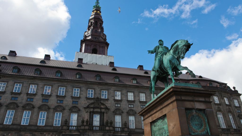 Cung điện Christiansborg trái tim chính trị của Đan Mạch