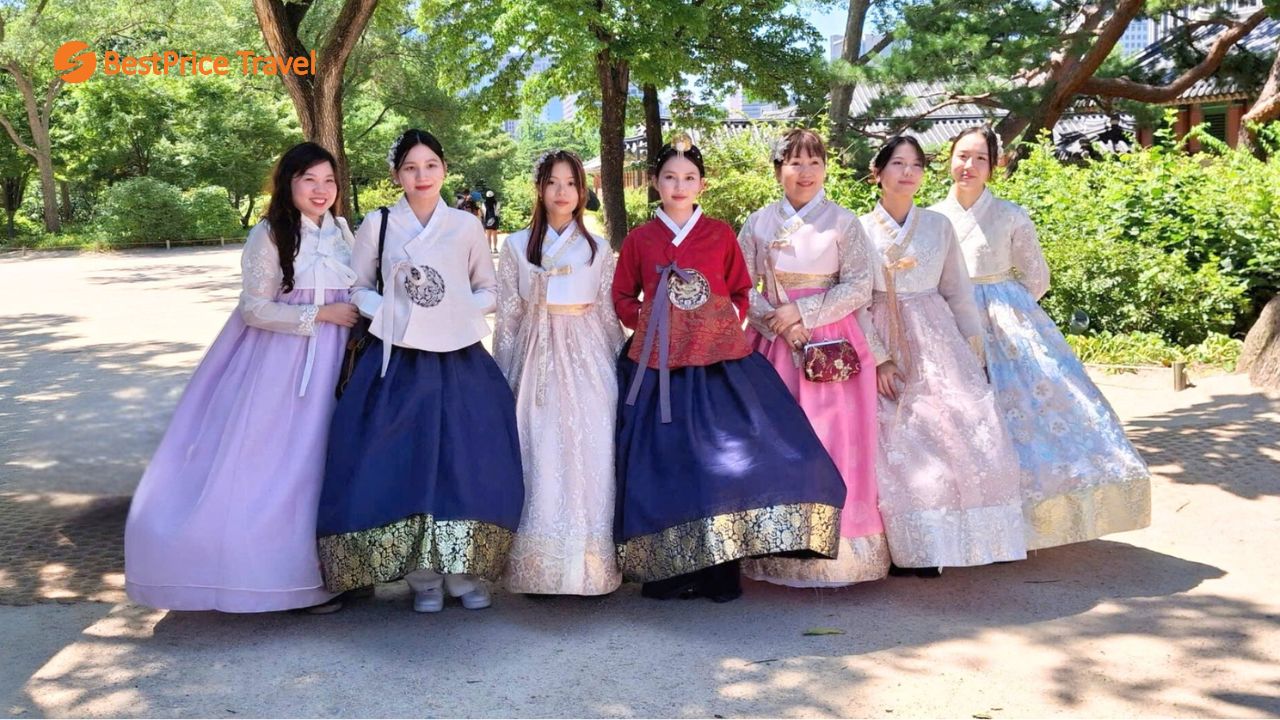 Trải nghiệm mặc Hanbok siêu xinh trong tour Hàn Quốc cùng BestPrice Travel