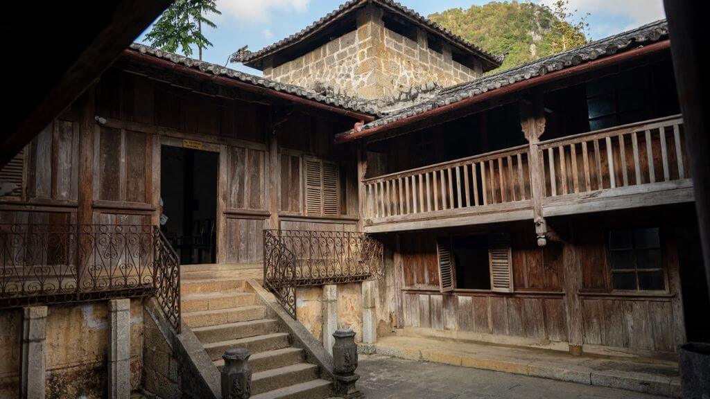 Dịnh thự Họ Vương (Dinh thị vua Mèo)