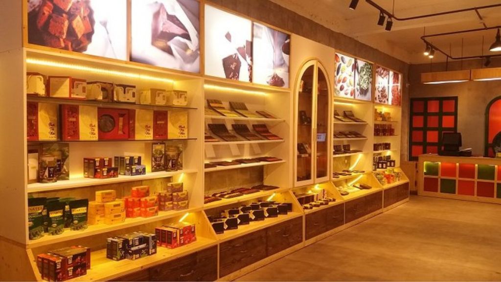 Khu vực bày bán các mặt hàng chocolate