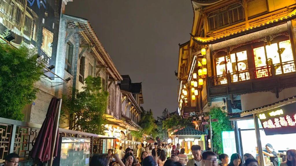 Ngõ Rộng Ngõ Hẹp phố ăn chơi ở Thành Đô