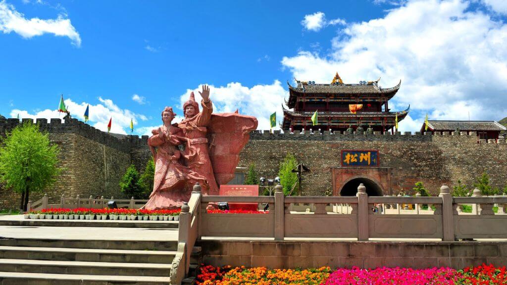 Thành cổ Tùng Phan bức tường thành sừng sững tồn tại qua ngàn năm lịch sử