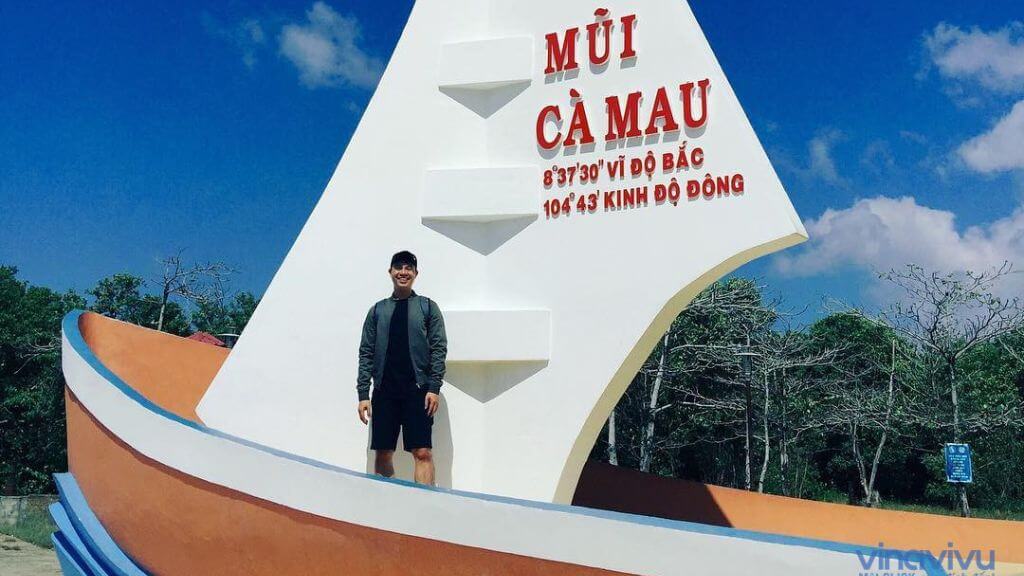 Cột mốc Đât mũi Cà Mau    địa đầu của tổ quốc