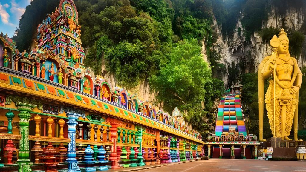 Động Batu – điểm hành hương nổi tiếng với tượng thần Murugan khổng lồ