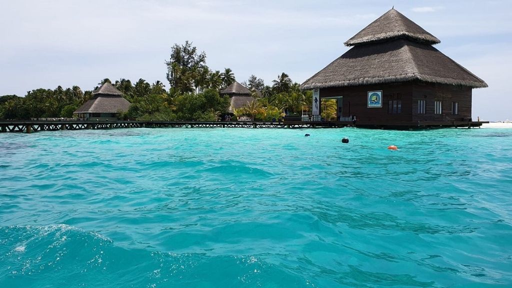 Làn nước biển trong vắt tại Maldives