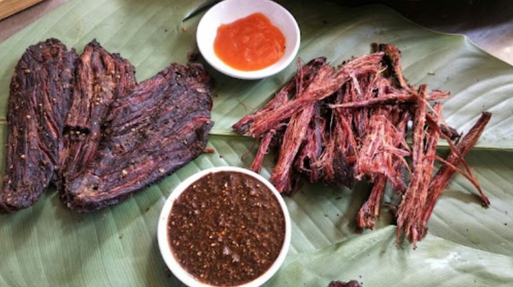 Trâu gác bếp   một trong những đặc sản ở nơi đây