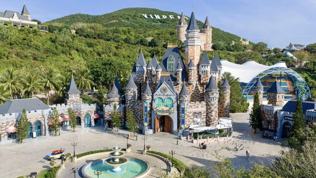 Tự do vui chơi tại VinWonders Nha Trang