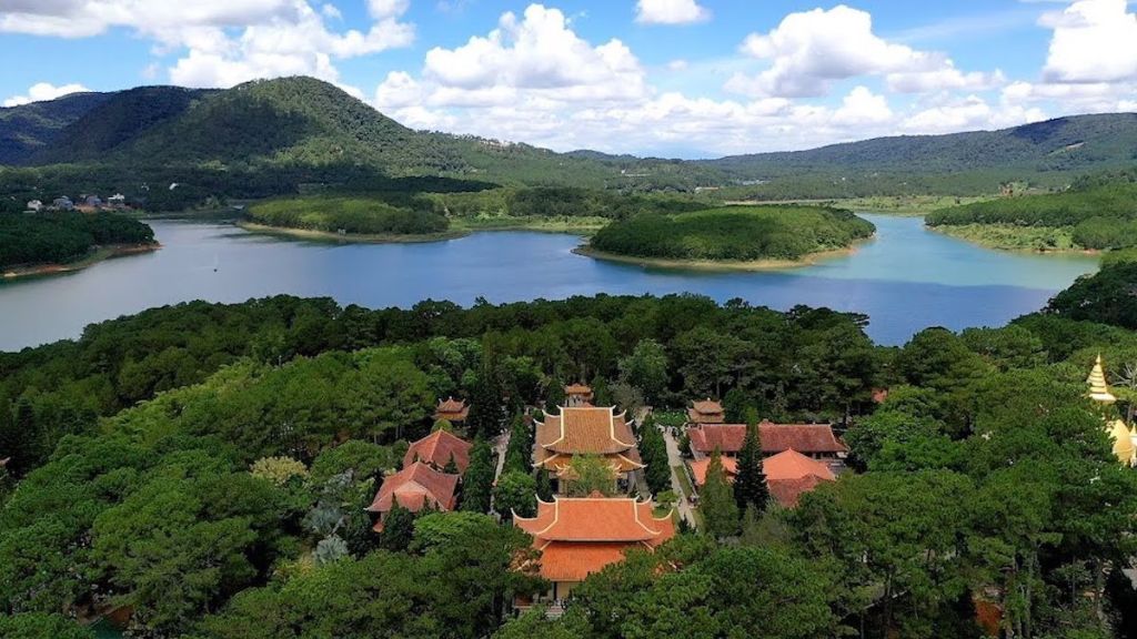 Tham quan Thiền Viện Trúc Lâm   Hồ Tuyền Lâm trong tour du lịch Nha Trang   Đà Lạt