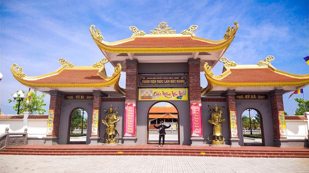 Thiền Viện Trúc Lâm - trung tâm tín ngưỡng Phật giáo
