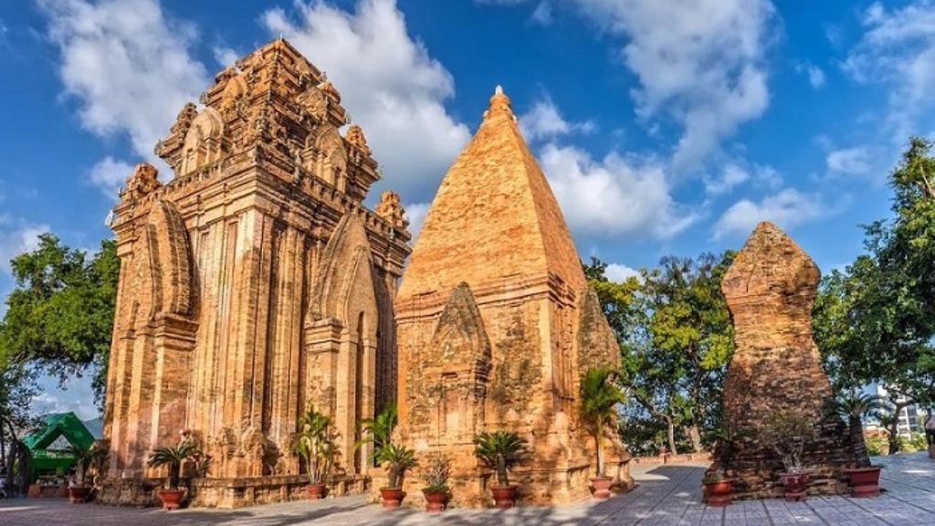 Tham quan thác bà Ponagar