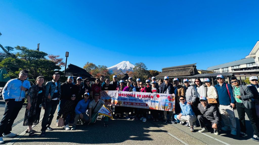 Đoàn khách tham gia tour Nhật Bản 6N5Đ