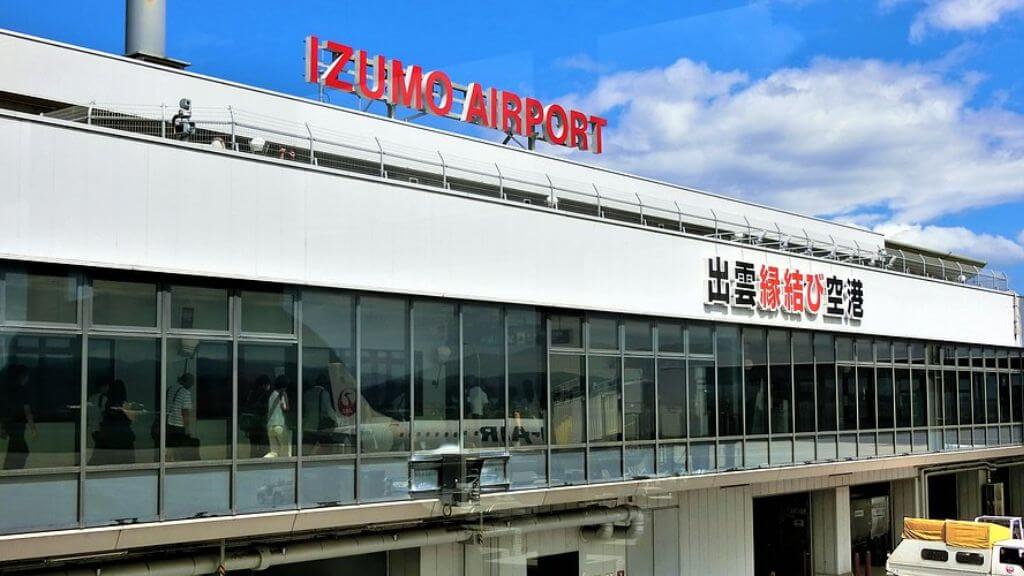 Đoàn đáp xuống sân bay quốc tế Izumo