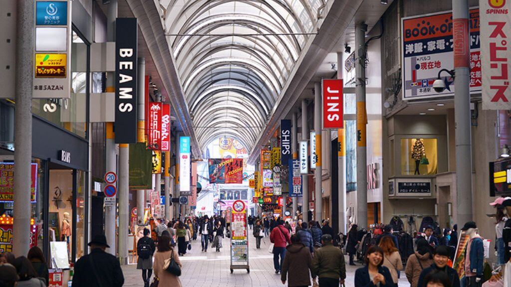 Khu phố mua sắm Hiroshima Hondori Arcade - Con phố thương mại sôi động với hàng trăm cửa hàng