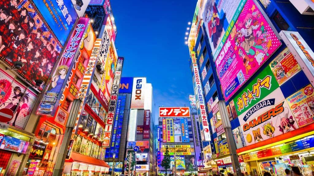 Phố Akihabara đầy màu sắc