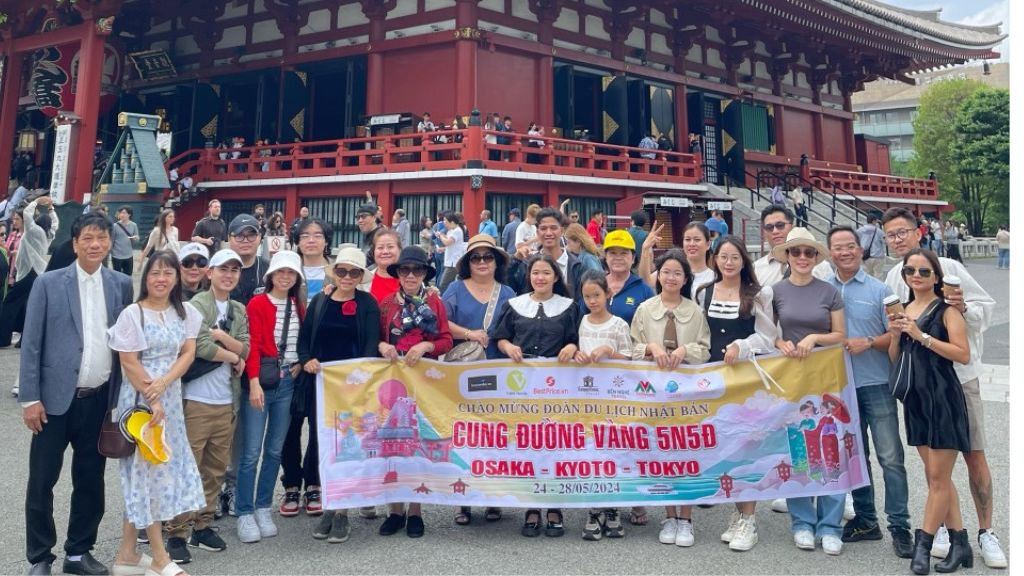 Du khách đặt tour Nhật Bản cung đường vàng