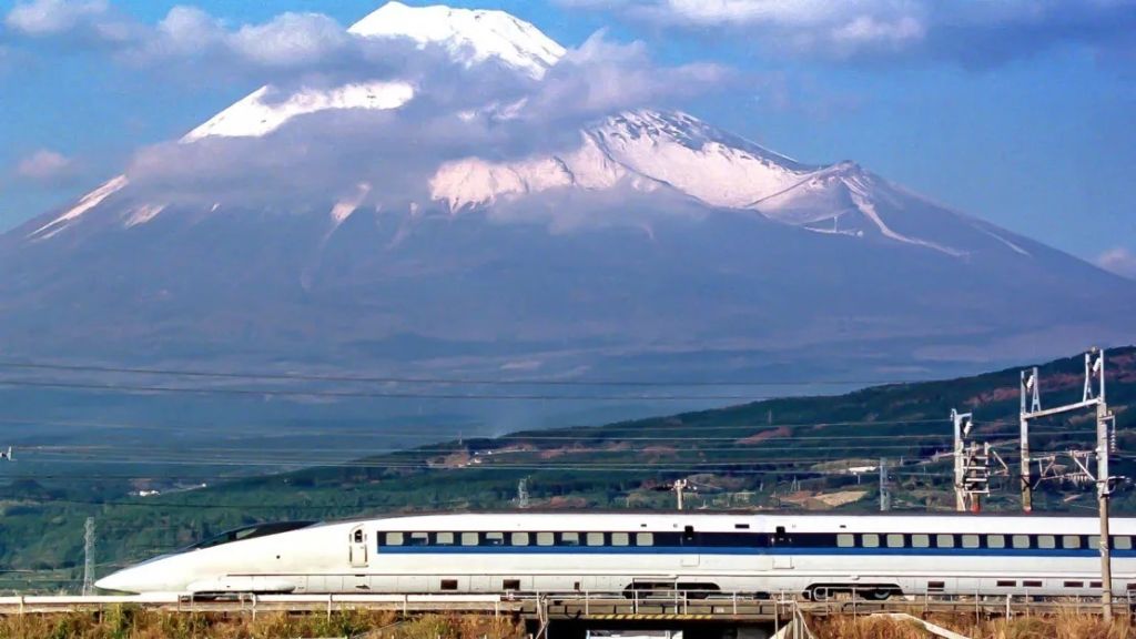 Trải nghiệm tàu Shinkansen nổi tiếng Nhật Bản