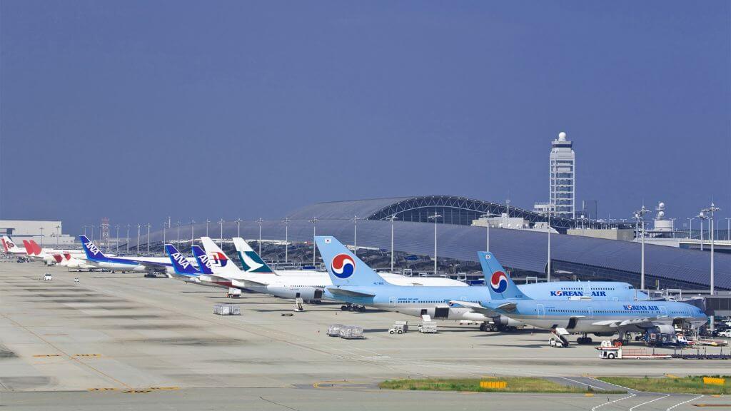 Đoàn hạ cánh tại sân bay Kansai Nhật Bản