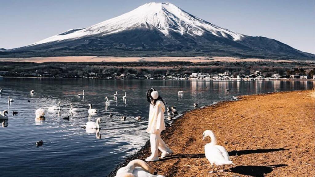 Hồ Yamanaka Nhật Bản - điểm chill 'cực phẩm' dưới chân núi Phú Sĩ