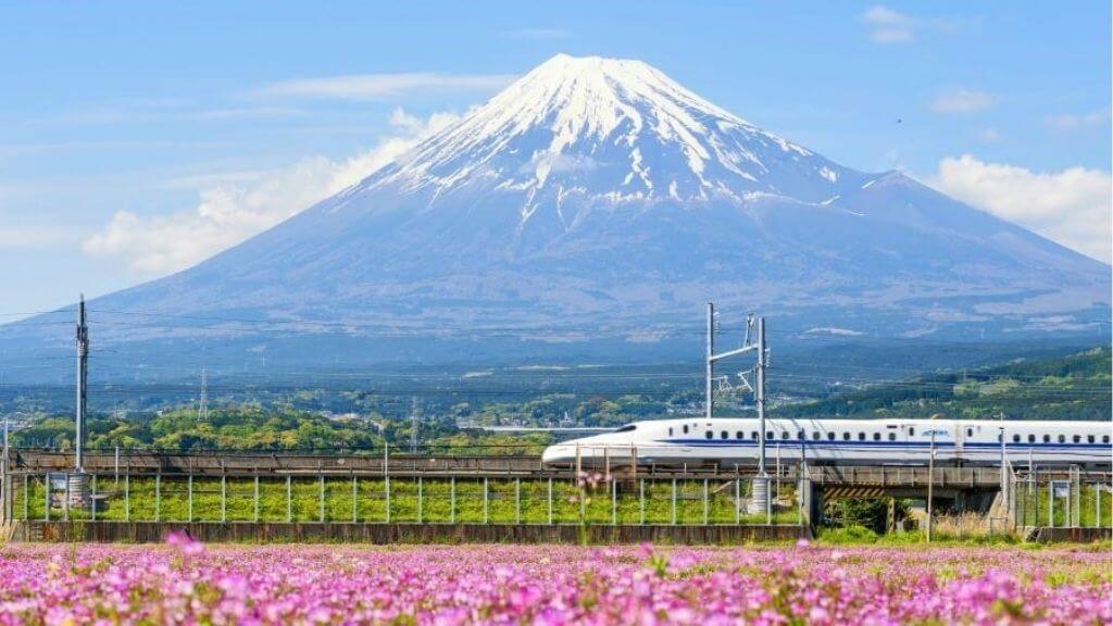 Shinkansen, chuyến tàu 50 năm chưa trễ một lần