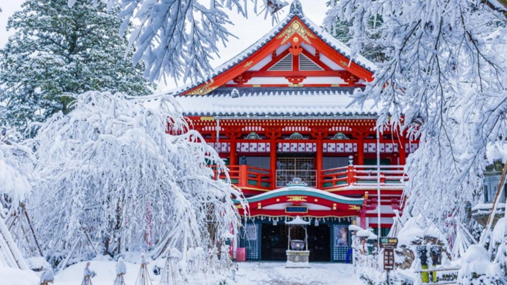 Chùa Asakusa phủ tuyết trắng