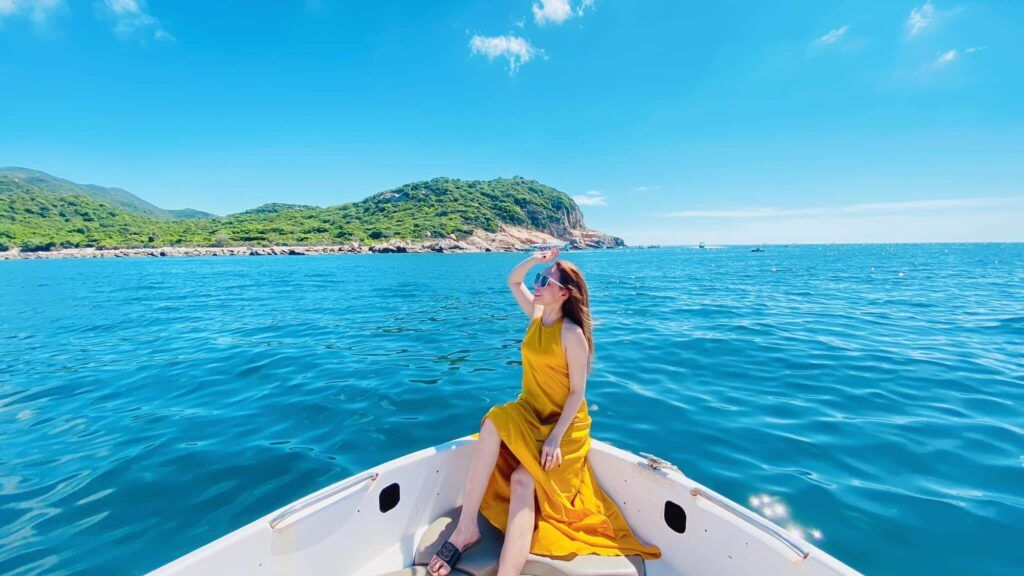 Khám phá mỏm cá heo ở Vĩnh Hy