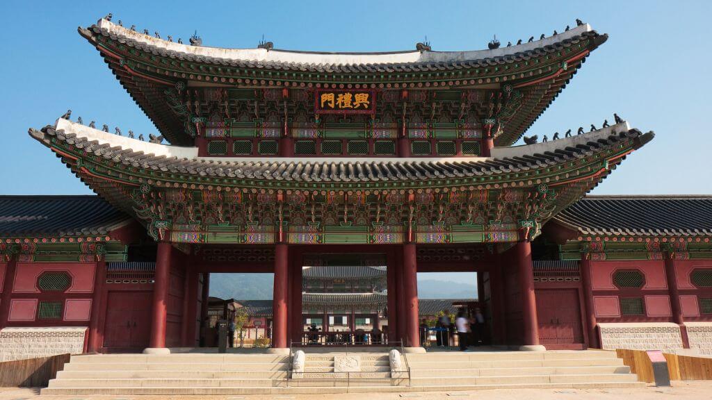 Cung điện hoàng gia Kyeong-bok 500 tuổi – cung điện lớn nhất và đồ sộ nhất Hàn Quốc