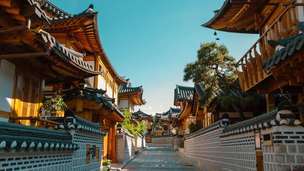 Làng Eunpyeong Hanok được xây dựng dưới chân núi Bukhansan vào tháng 12 2014