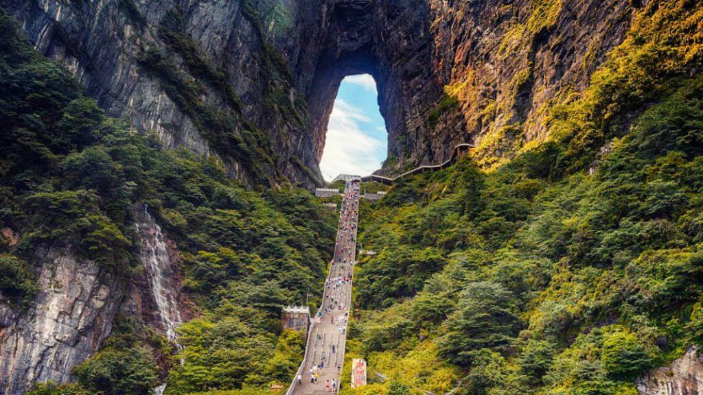 Cổng trời Thiên Môn Sơn với vẻ đẹp hùng vĩ