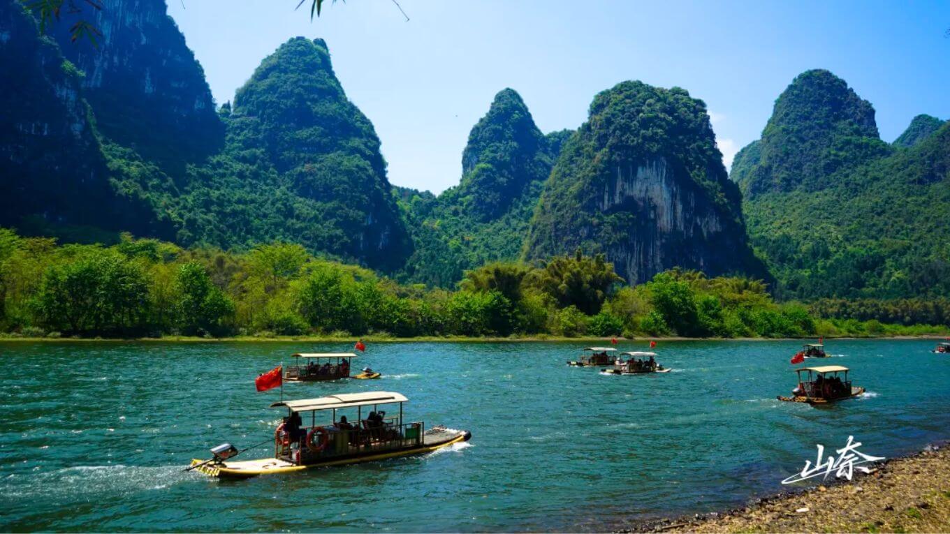 Li Giang - Dòng sông xanh biếc ôm trọn non nước tựa bức tranh thủy mặc