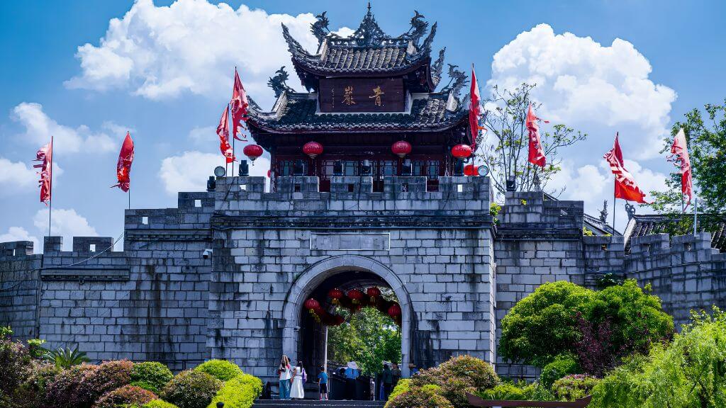 Thanh Nham Cổ Trấn được xây dựng từ năm Hồng Vũ thứ 10 đời nhà Minh