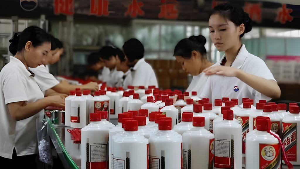 Tham quan nhà máy sản xuất rượu Quý Châu