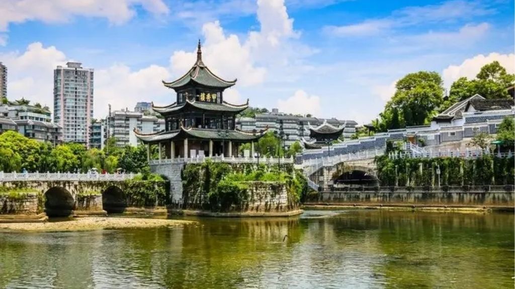 Giáp Tú Lầu   chứng nhân lịch sử tại Quý Dương