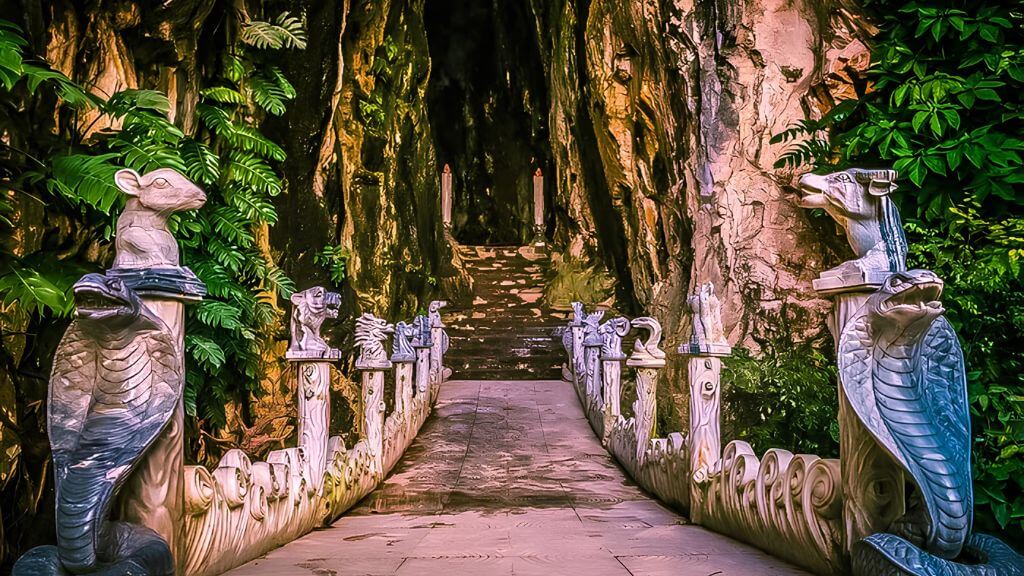 Động Âm Phủ - Ngôi động dài và huyền bí tại Đà Nẵng