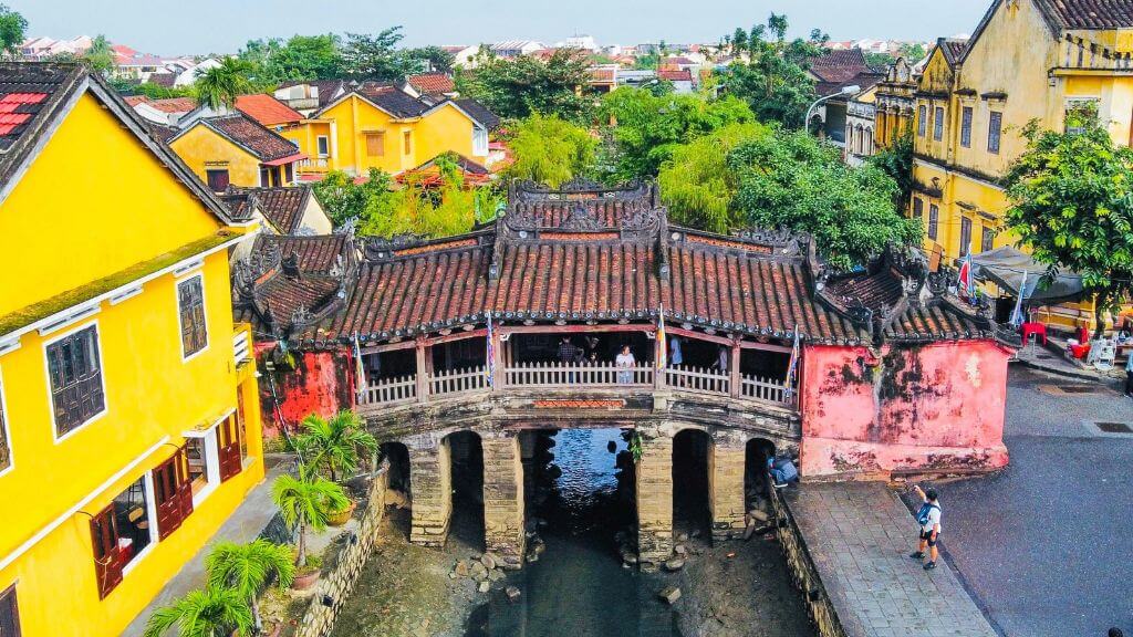 Lối kiến trúc Nhật Bản chùa Cầu Hội An