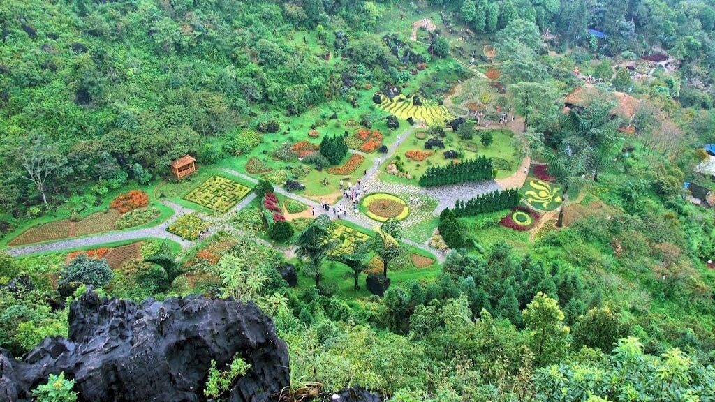 Tham quan Công viên núi Hàm Rồng - điểm đến hấp dẫn trong tour Sapa