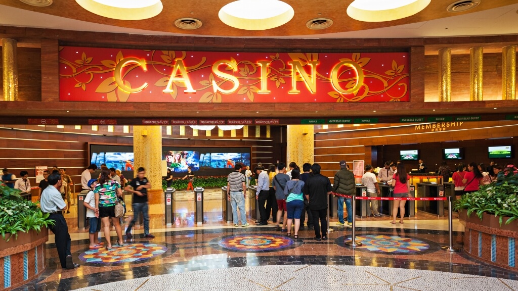 Đi tour Singapore Malaysia thử vận may tại Resort  World Casino