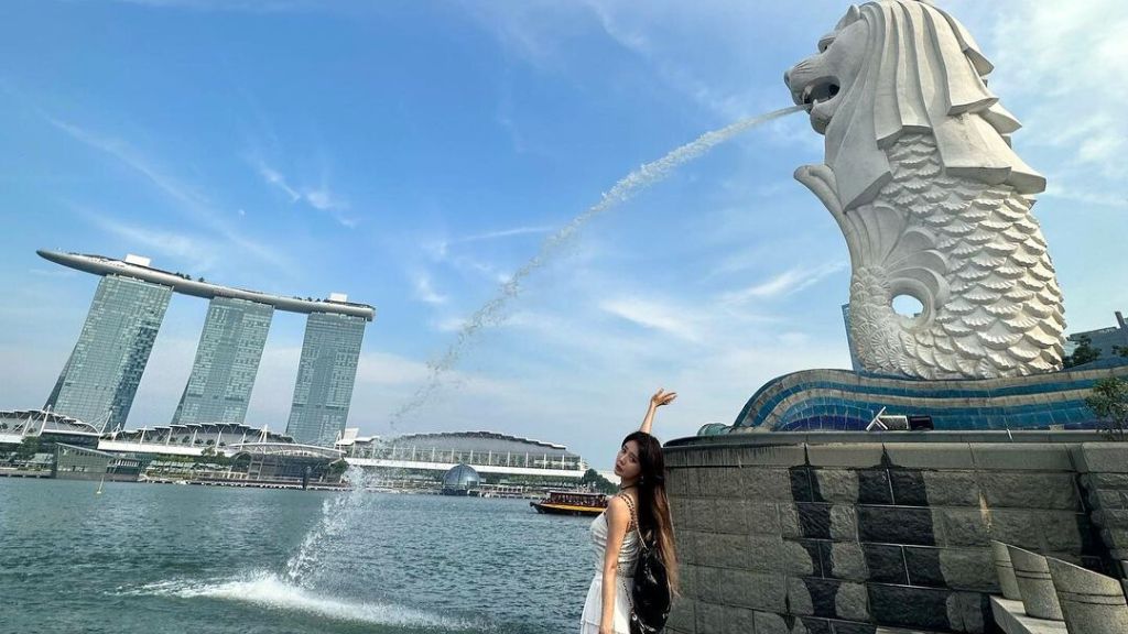 Check in cùng tượng sư tử biển Singapore