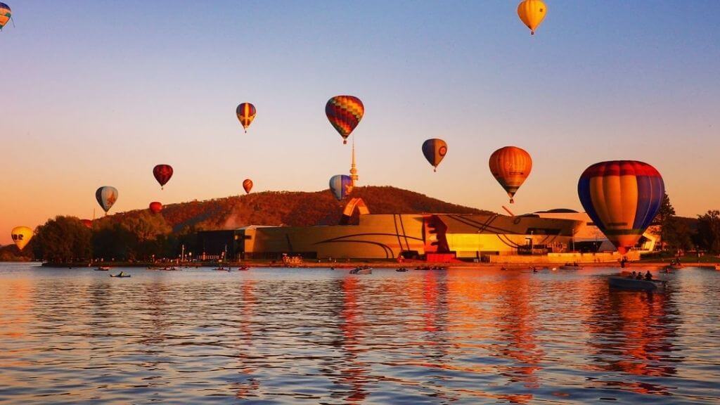 Khoảnh khắc lãng mạn khi bay khinh khí cầu giữa bầu trời Hunter Valley