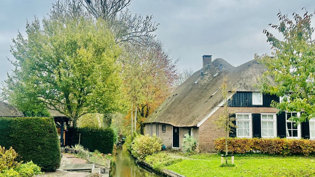 Làng cổ Giethoorn yên bình