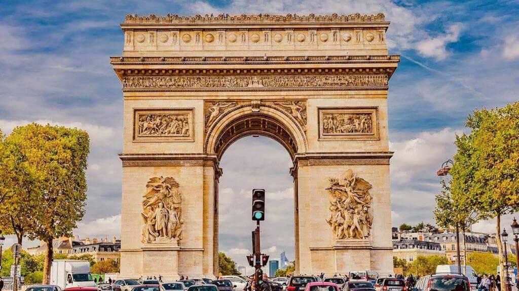 Khải Hoàn Môn - Biểu tượng lịch sử vĩ đại giữa lòng Paris