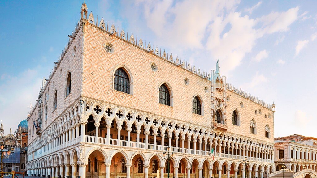 Doge’s Palace một trong những cung điện đẹp và nổi tiếng bậc nhất nước Ý