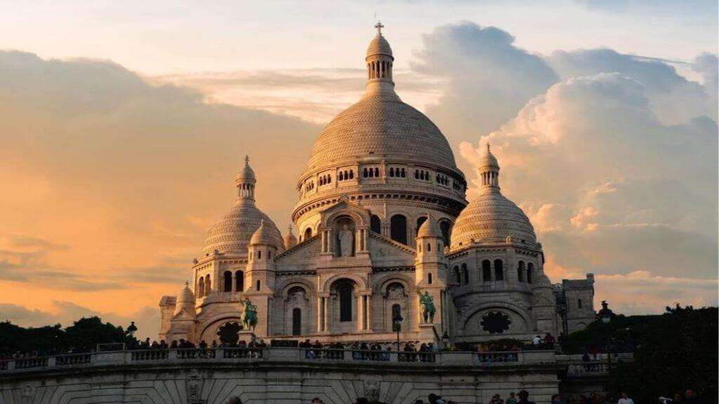 Đồi Montmartre - ngọn đồi nghệ sĩ