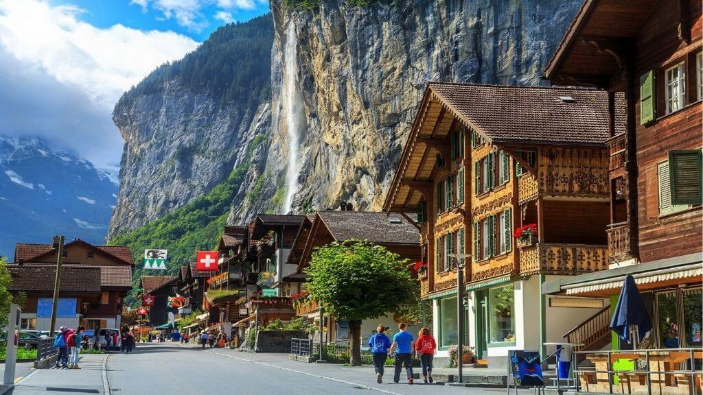 Interlaken - thị trấn thơ mộng giữa lòng Thuỵ Sĩ