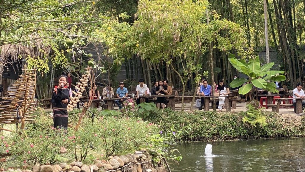 Trải nghiệm văn hóa dân tộc tại khu du lịch hồ Lăk